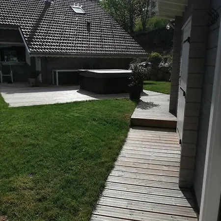 Le Chalet De Mary Sauna Jacuzzi 6 Personnes *